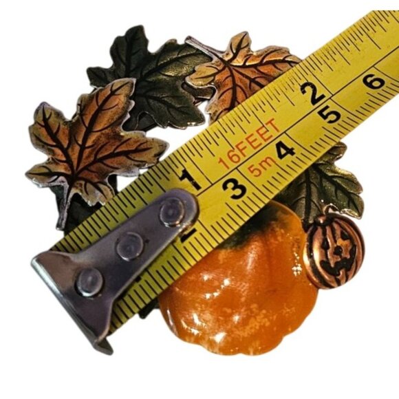 KC Autumn Harvest Pumpkin Maple Leaves Wreath Brooch Fall Themed Brooch Pin 2" - Picture 6 of 8